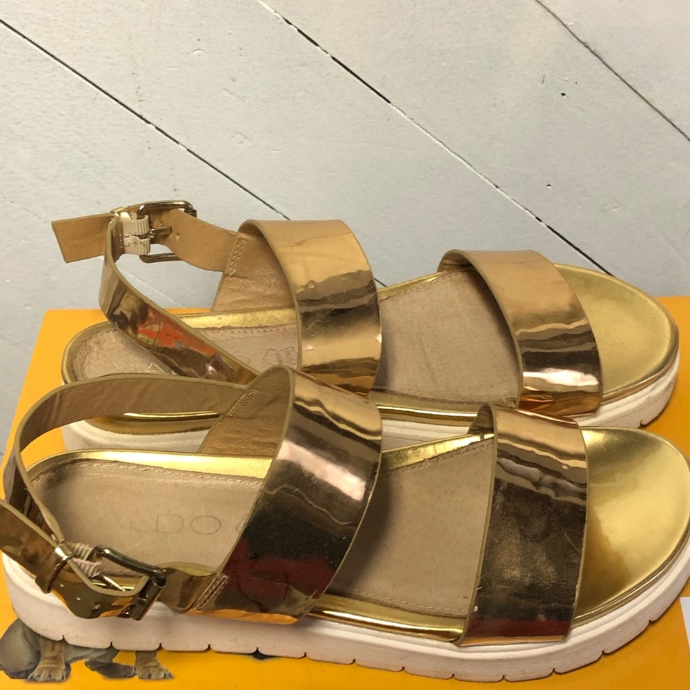 Women’s Gold Sandals